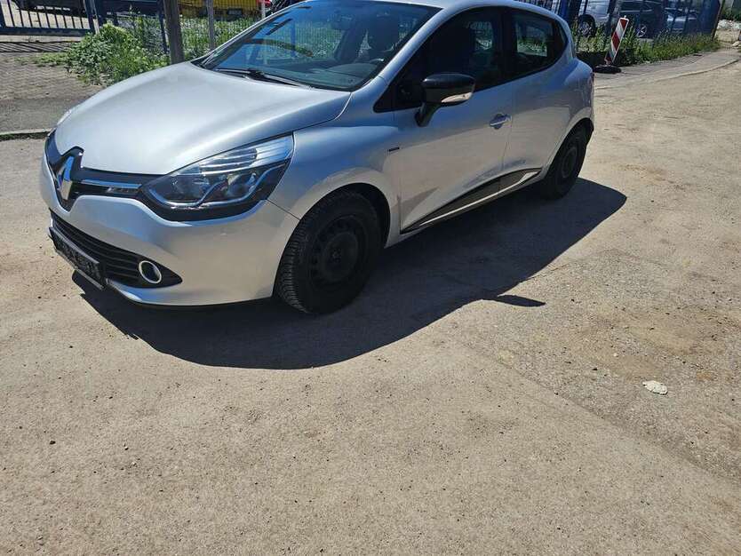 Renault Clio 93.162 km 5.999 € Stuttgart 70376