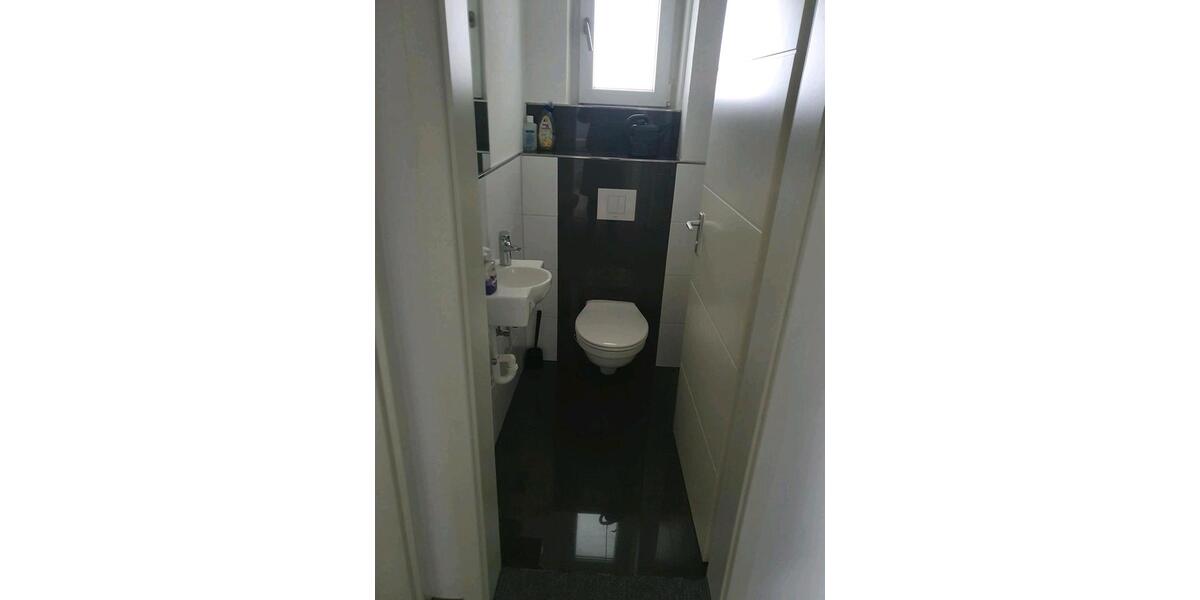 Erdgeschoßwohnung Rottenburg am Neckar - 20 Zimmer, 100 m&sup2;, 600&euro; | Angebot:25977705