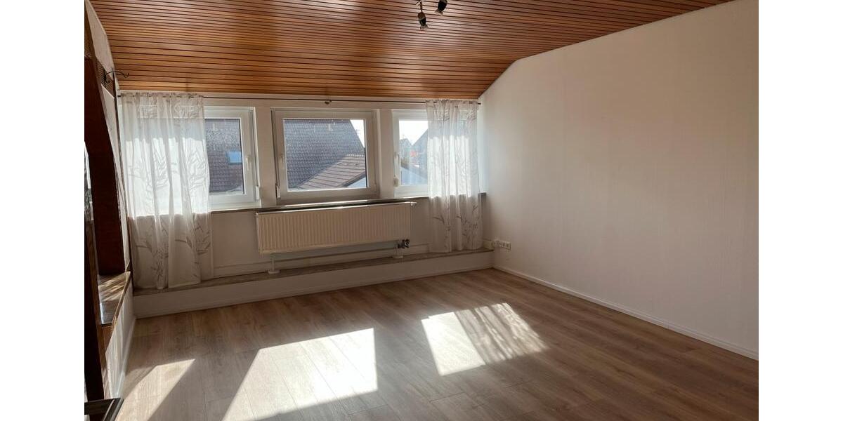 Dachgeschoßwohnung Gäufelden - 2 Zimmer, 65 m&sup2;, 1.080&euro; | Angebot:25400819