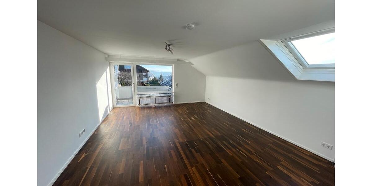 Dachgeschoßwohnung Esslingen am Neckar Hegensberg - 3 Zimmer, 79 m&sup2;, 1.150&euro; | Angebot:24787138