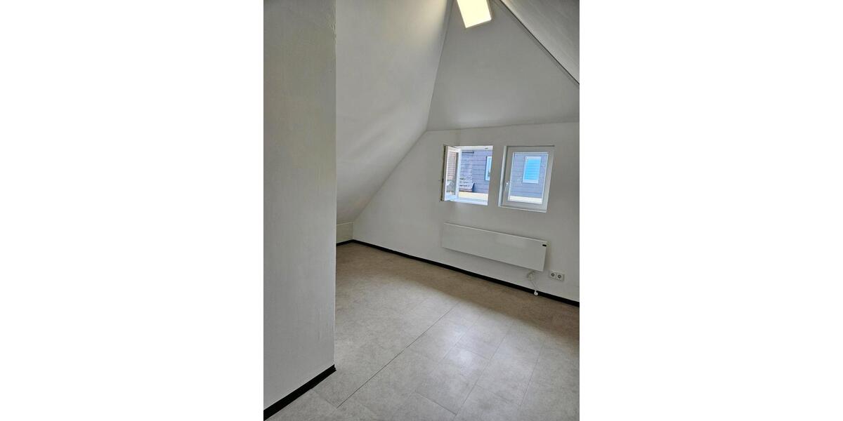 Dachgeschoßwohnung Stuttgart Neuwirtshaus - 2 Zimmer, 84 m&sup2;, 636&euro; | Angebot:25967867