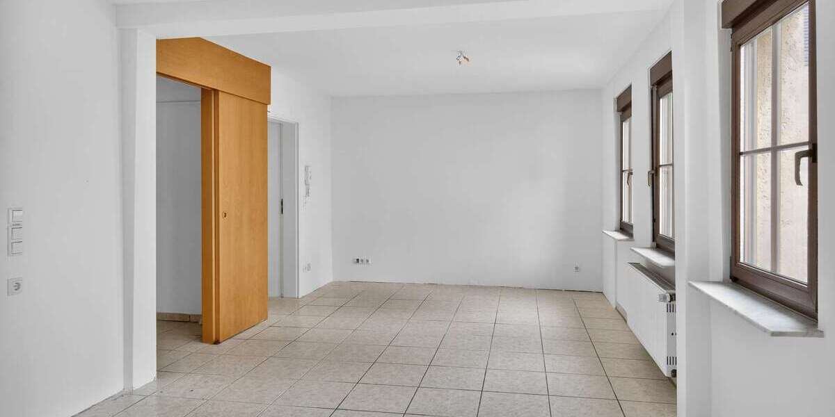 Seltene Gelegenheit: Gepflegtes 3-Familienhaus in Top-Wohnlage - Mehrfamilienhaus, Wohnhaus Stuttgart Zuffenhausen | Angebot:27083597
