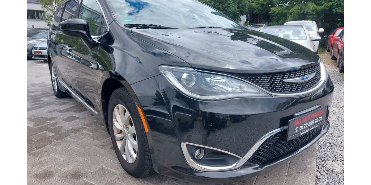 Chrysler Pacifica 121.793 km 12.999 &euro; Fellbach 70736