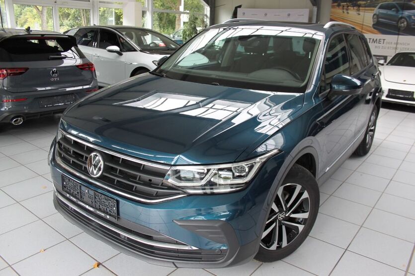 VW Tiguan 68.500 km 26.490 € Weil im Schönbuch 71093