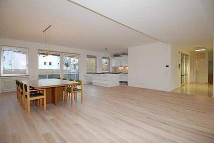 Modernes und Schönes Apartment mit Balkon in Stuttgart-Degerloch 3 zimmer