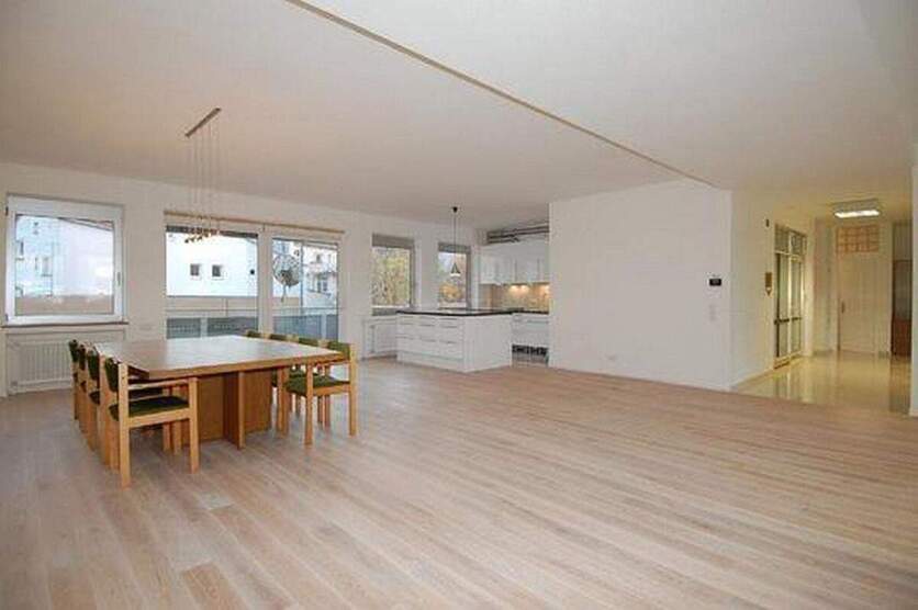 Modernes und Schönes Apartment mit Balkon in Stuttgart-Degerloch 3 zimmer