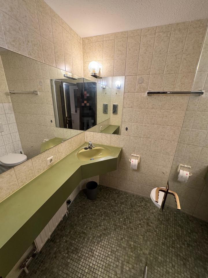 Ein-Zimmer Apartment mit Badezimmer zimmer