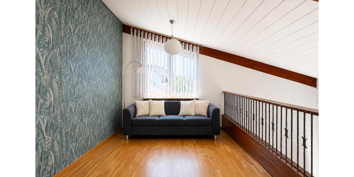 Einfamilienhaus Steinenbronn - 5 Zimmer, 230 m&sup2;, 2.700&euro; | Angebot:26574367