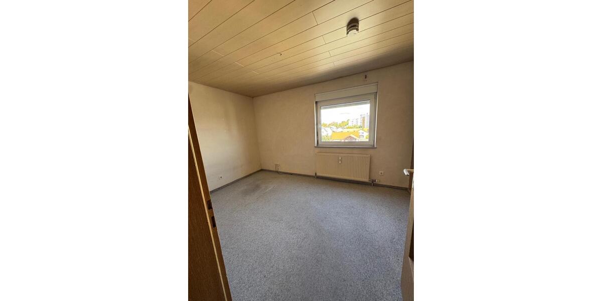 Etagenwohnung Böblingen Dagersheim - 3 Zimmer, 90 m&sup2;, 1.200&euro; | Angebot:27583874