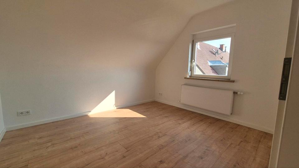Dachgeschoßwohnung Stuttgart Mühlhausen - 3 Zimmer, 53 m&sup2;, 1.250&euro; | Angebot:25924209