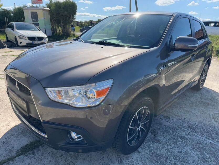 Mitsubishi ASX 218.000 km 4.900 € Sindelfingen/Stuttgart 71069