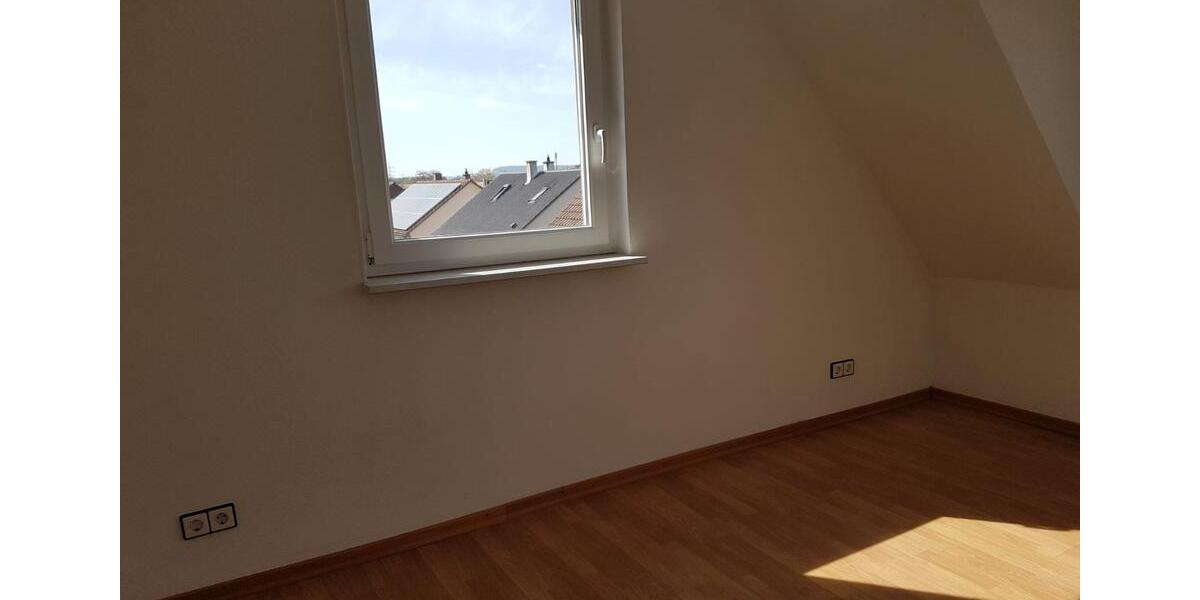 Dachgeschoßwohnung Mühlacker - 3 Zimmer, 59 m&sup2;, 600&euro; | Angebot:26113556