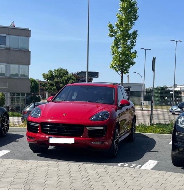Porsche Cayenne 159.000 km 48.250 € Pforzheim 75173
