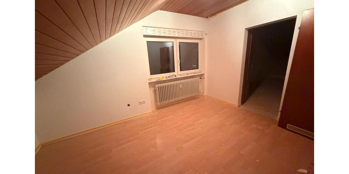 Dachgeschoßwohnung Renningen - 2 Zimmer, 40 m&sup2;, 850&euro; | Angebot:25892333