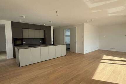 Wohnung Esslingen am Neckar - 4 Zimmer, 158 m&sup2;, 3.875&euro; | Angebot:26731265