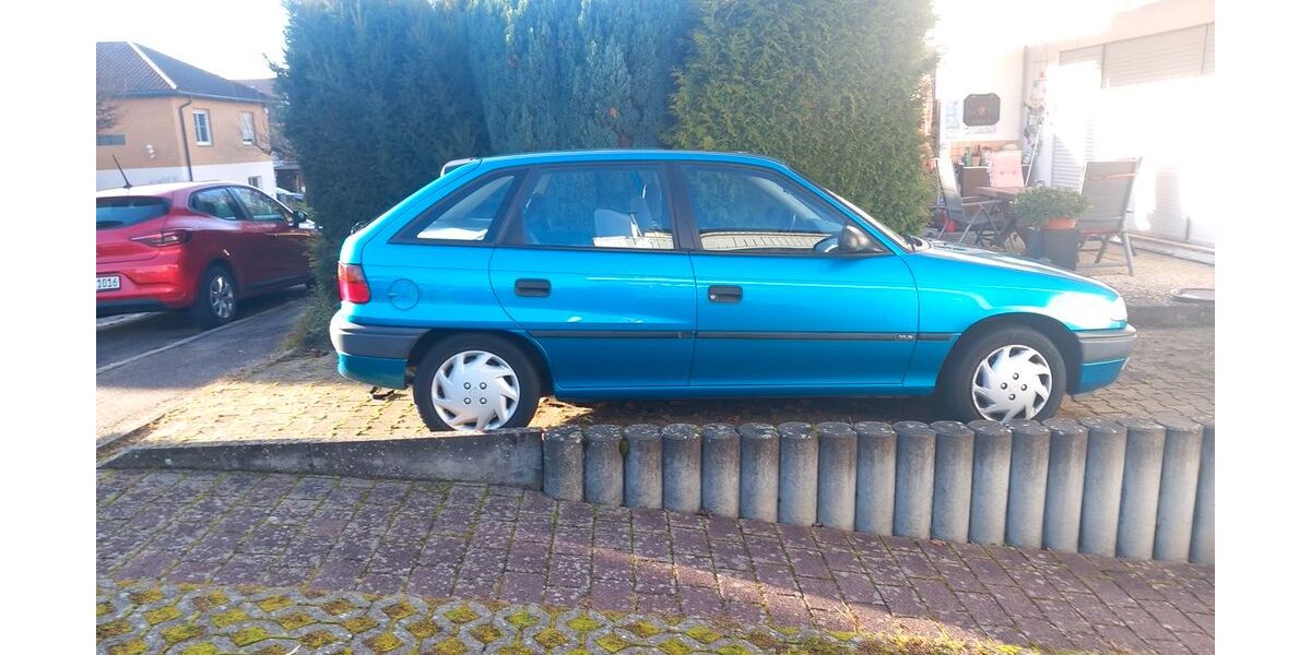 Opel Astra 72.070 km 2.800 &euro; Ludwigsburg 71642