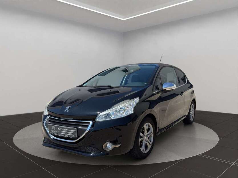 Peugeot 208 102.000 km 4.990 € Waldenbuch 71111