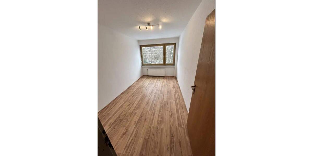 Etagenwohnung Herrenberg - 4 Zimmer, 96 m&sup2;, 330.000&euro; | Angebot:24811206