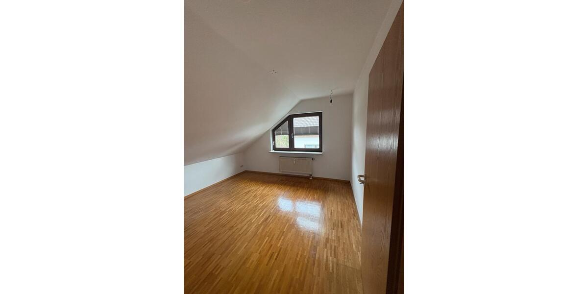 Dachgeschoßwohnung Stuttgart Vaihingen - 4.5 Zimmer, 110 m&sup2;, 540.000&euro; | Angebot:25202140