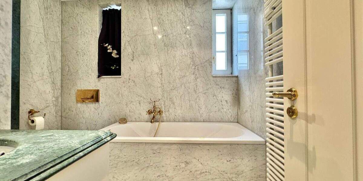 Etagenwohnung Stuttgart Mitte - 5 Zimmer, 130 m&sup2;, 2.340&euro; | Angebot:25704686