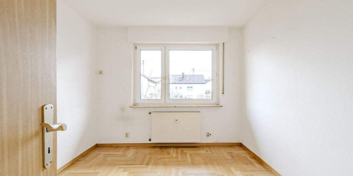 Mehrfamilienhaus, Wohnhaus Sindelfingen / Maichingen Maichingen - 8 Zimmer, 145 m&sup2;, 695.000&euro; | Angebot:25746135