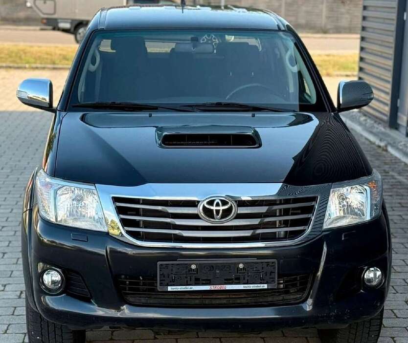 Toyota Hilux 188.000 km 23.900 € Stuttgart 70374
