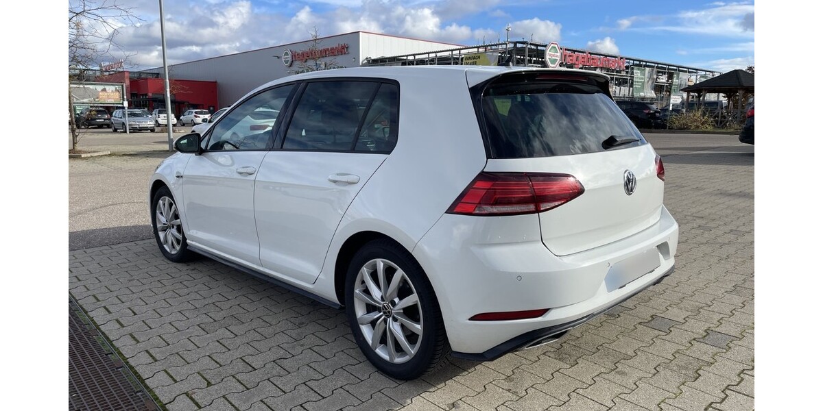 VW Golf 129.000 km 14.500 € Ditzingen 71254