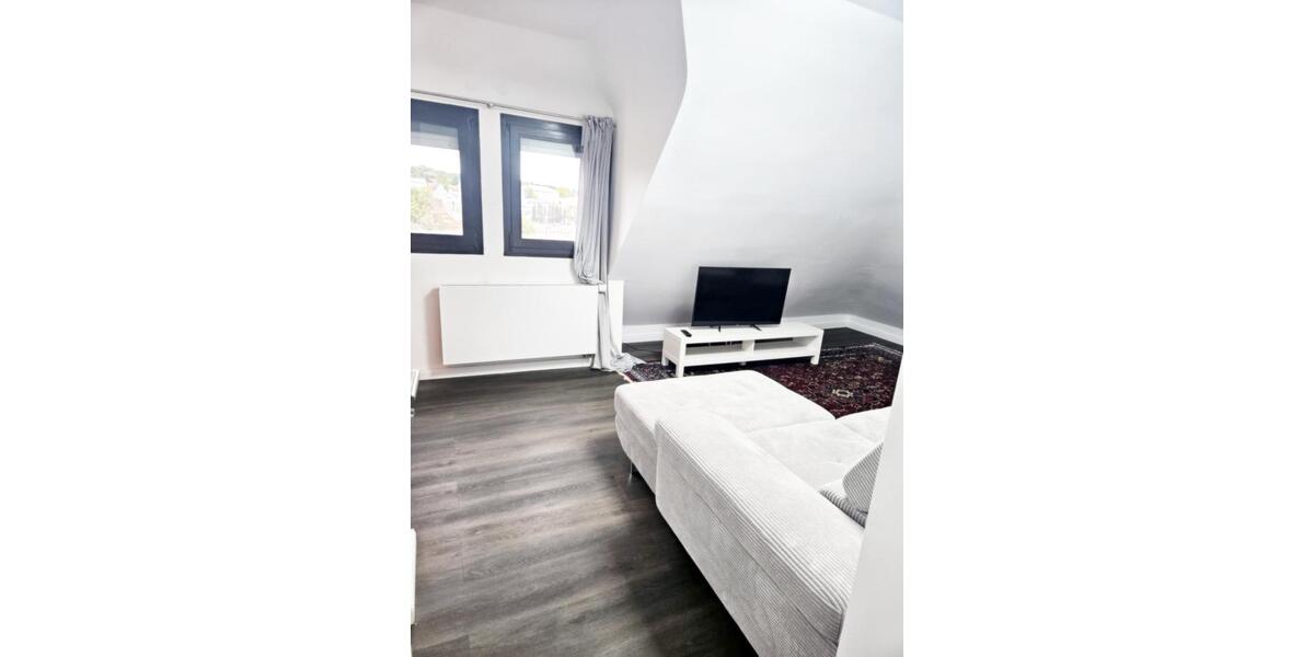 Dachgeschoßwohnung Stuttgart Feuerbach - 3 Zimmer, 65 m&sup2;, 1.200&euro; | Angebot:25547181