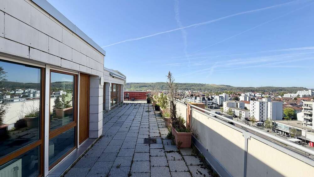 Etagenwohnung Leonberg - 3 Zimmer, 120 m&sup2;, 1.750&euro; | Angebot:26655434