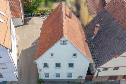 Haus Markgröningen - 13 Zimmer, 217 m&sup2;, 475.000&euro; | Angebot:27178203