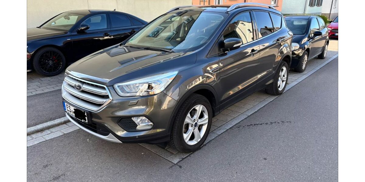 Ford Kuga 95.000 km 10.800 &euro; Neuhausen auf den Fildern 73765