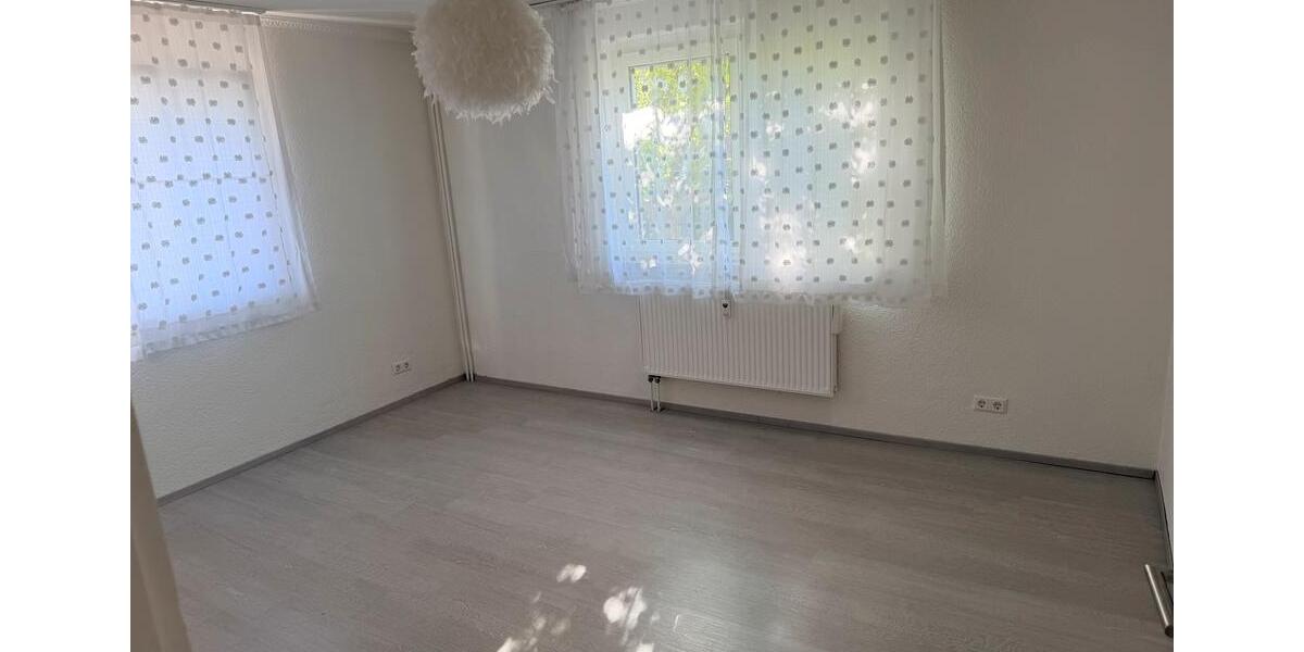 Erdgeschoßwohnung Sindelfingen Darmsheim - 2.5 Zimmer, 63 m&sup2;, 900&euro; | Angebot:26061217