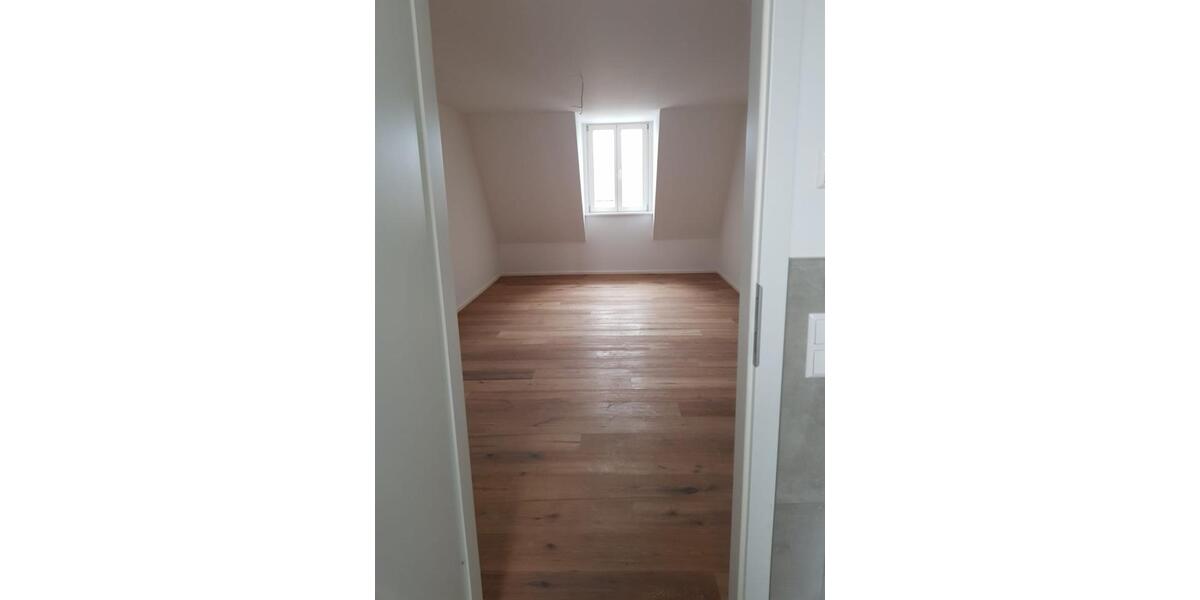 Maisonettenwohnung Schwieberdingen - 4 Zimmer, 140 m&sup2;, 1.999&euro; | Angebot:25923480