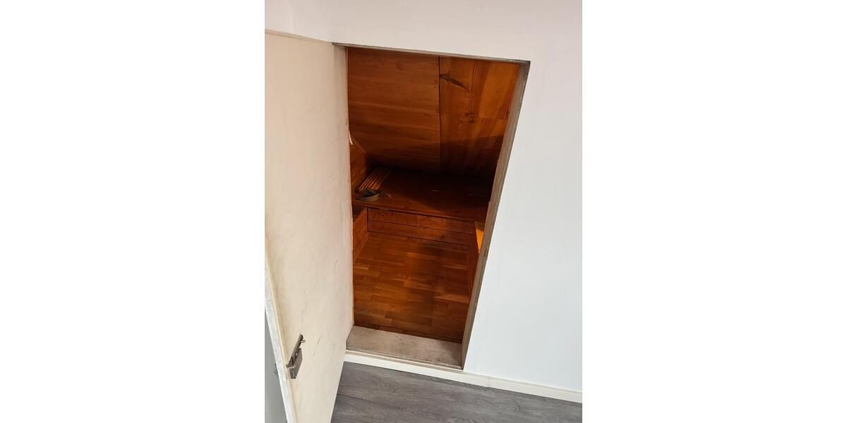 Dachgeschoßwohnung Sindelfingen - 2 Zimmer, 58 m&sup2;, 1.000&euro; | Angebot:24782144