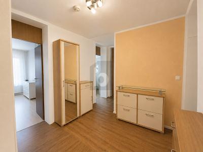 FAMILIENFREUNDLICH MIT BALKON & TG - Etagenwohnung Möglingen | Angebot:27018912