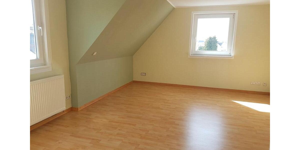 Dachgeschoßwohnung Mühlacker - 3 Zimmer, 59 m&sup2;, 600&euro; | Angebot:26113556