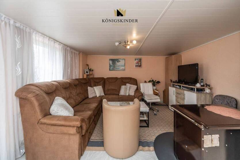 Einfamilienhaus mit Potential: 6 Zimmer, großes Grundstück, schöner Garten. Ihr neues Zuhause?