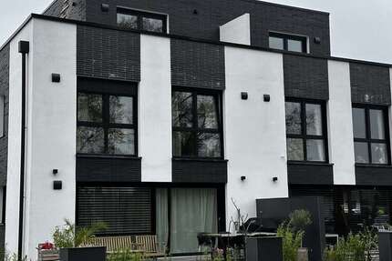 Haus zum Mieten in Braunschweig 2.000 € 156 m²