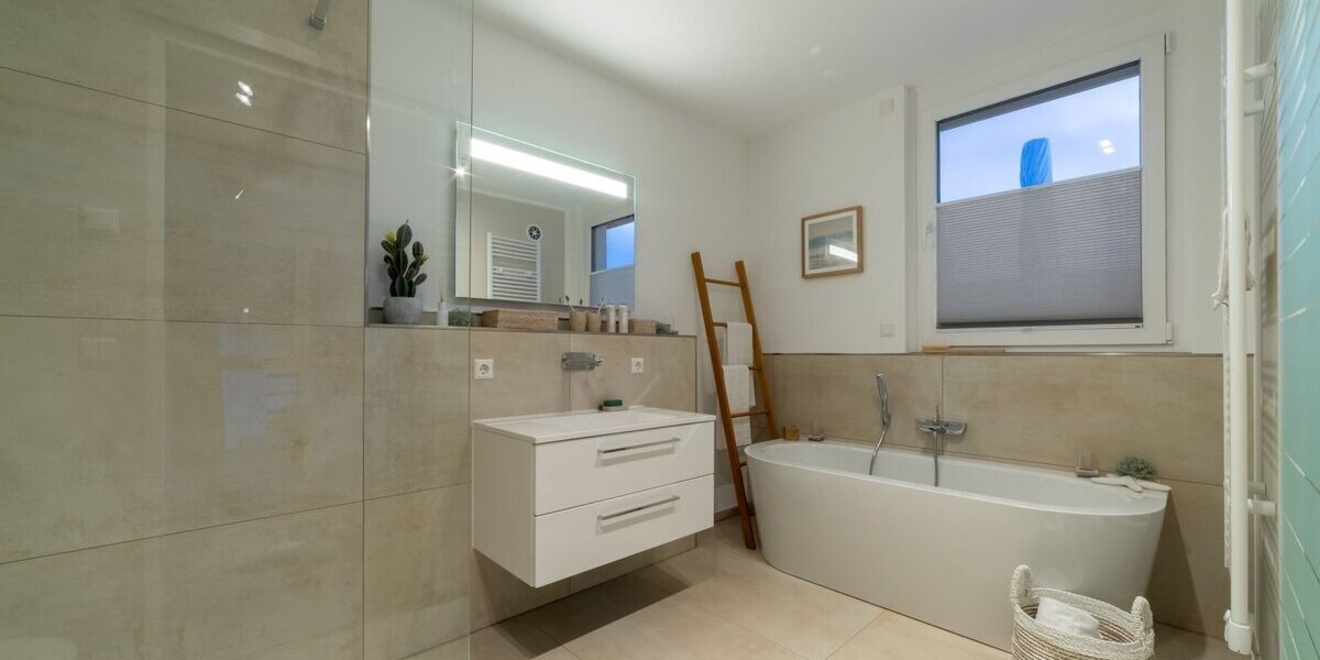 ❤️ Einmalige Gelegenheit in Holzgerlingen: Traumgrundstück mit DHH, Bauplatz & Keller! ?✨ - Doppelhaushälfte Holzgerlingen | Angebot:27452398