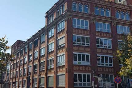 Büro in Esslingen am Neckar 1.536 € 128 m²