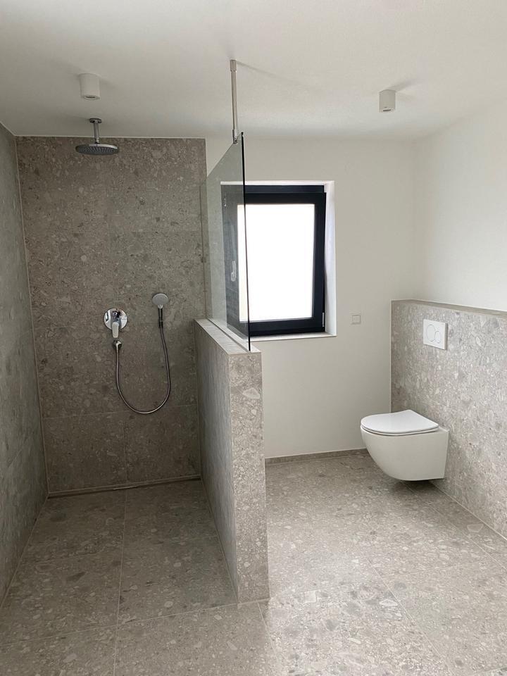 Haus im Haus, großzügige 5 Zi. Wohnung mit 40 qm Dachterrasse