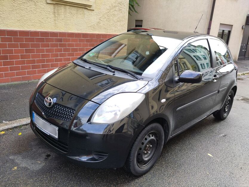 Toyota Yaris 90.000 km 4.000 € Stuttgart 70186