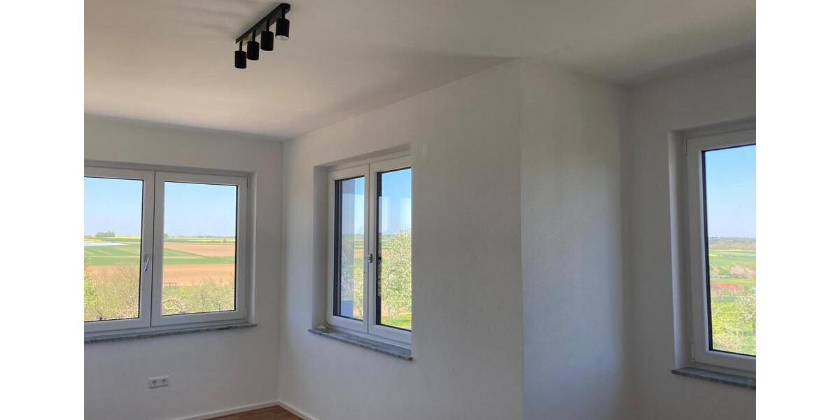 Doppelhaushälfte Herrenberg - 7 Zimmer, 183 m&sup2;, 2.700&euro; | Angebot:26591645