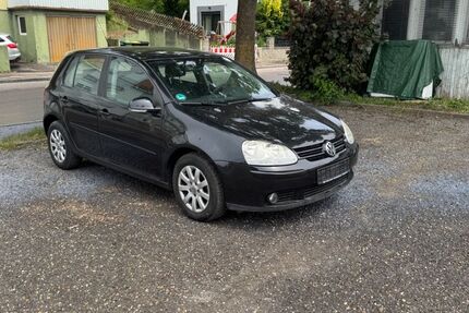VW Golf 186.000 km 2.750 &euro; Mühlacker 75417