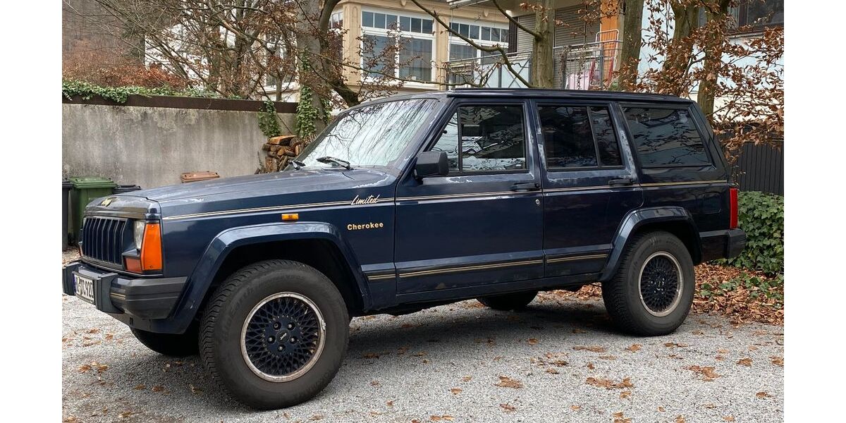 Jeep Cherokee 275.000 km 3.900 &euro; Ludwigsburg 71636