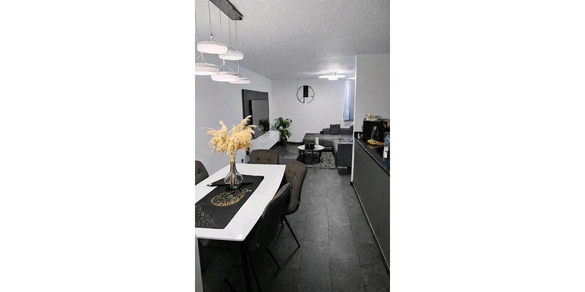 Sanierte,zentrale 2,5 Zimmerwohnung mit TG-Stellplatz.OHNE MAKLER 2 zimmer