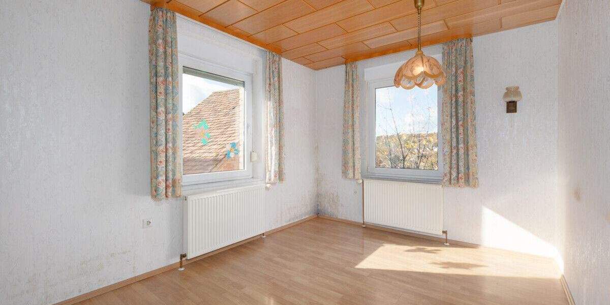 Mehrfamilienhaus, Wohnhaus Mühlacker - 9 Zimmer, 189 m&sup2;, 540.000&euro; | Angebot:24860329