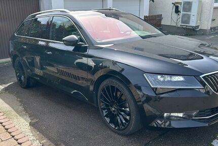 Skoda Superb 124.000 km 22.000 € Großbettlingen 72663