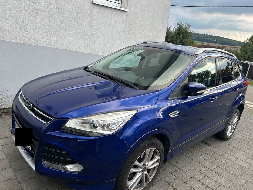 Ford Kuga 142.000 km 12.900 € Neckartenzlingen 72654