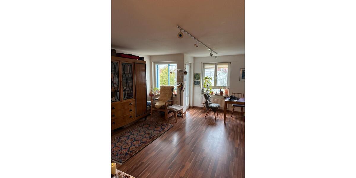 Gepflegte 2-Zimmer-Wohnung mit Balkon & TG-Stellplatz in Tübingen 2 zimmer